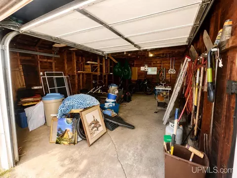 Exterior - 828 Michigan St, Ishpeming, MI 49849 photo 5 of 15