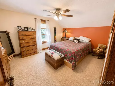 Bedroom - 828 Michigan St, Ishpeming, MI 49849 photo 3 of 4