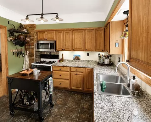 Kitchen - 828 Michigan St, Ishpeming, MI 49849 photo 3 of 3