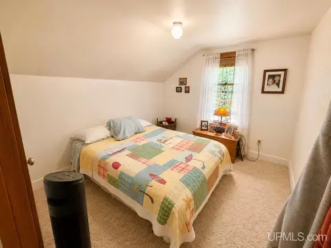 Bedroom - 828 Michigan St, Ishpeming, MI 49849 photo 1 of 4