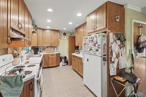 Kitchen - 6749 Rives Jct, Jackson, MI 49201 photo 1 of 3