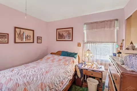 Bedroom - 6749 Rives Jct, Jackson, MI 49201 photo 3 of 5