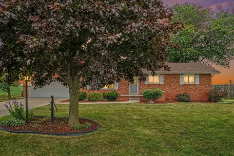 860 N Knight, Essexville, MI 48732