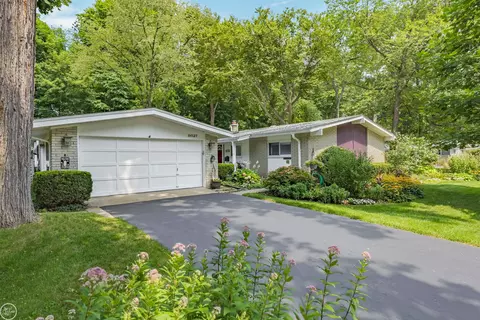 11027 Timberline, Shelby Township, MI 48316