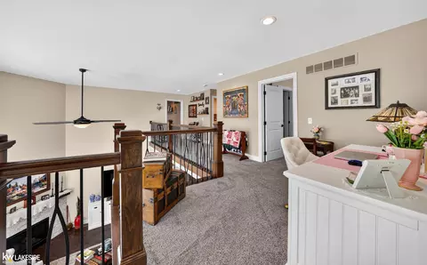Entry Way - 19376 Ryan, Macomb, MI 48042 photo 5 of 6