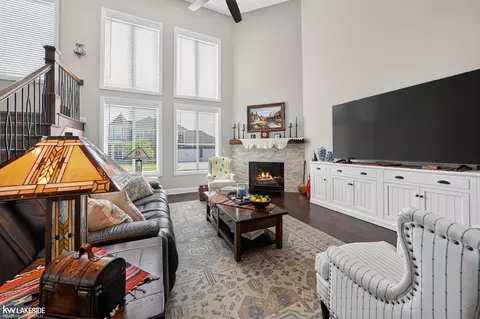 Living - 19376 Ryan, Macomb, MI 48042 photo 2 of 4