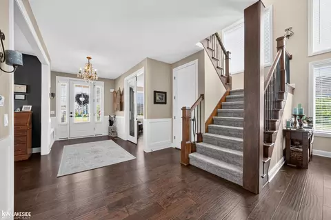 Entry Way - 19376 Ryan, Macomb, MI 48042 photo 4 of 6