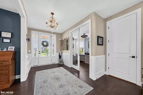 Entry Way - 19376 Ryan, Macomb, MI 48042 photo 2 of 6