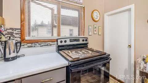 Kitchen - 607 Tobin, Channing, MI 49815 photo 2 of 3