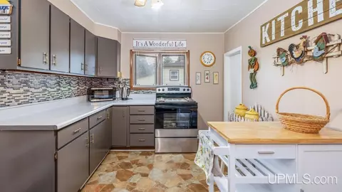 Kitchen - 607 Tobin, Channing, MI 49815 photo 1 of 3