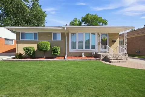 22827 Furton, Saint Clair Shores, MI 48082