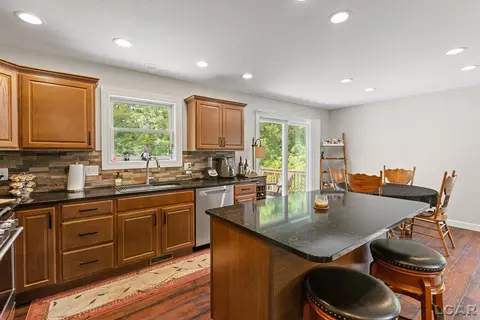 Kitchen - 3326 Pender, Adrian, MI 49221 photo 5 of 6