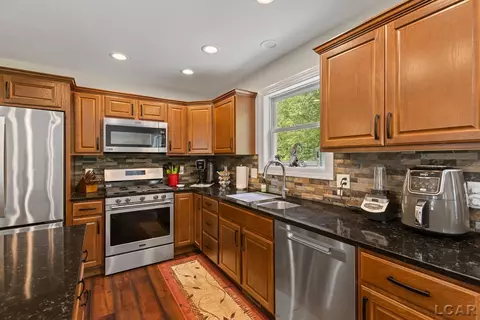 Kitchen - 3326 Pender, Adrian, MI 49221 photo 2 of 6