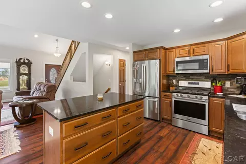 Kitchen - 3326 Pender, Adrian, MI 49221 photo 3 of 6