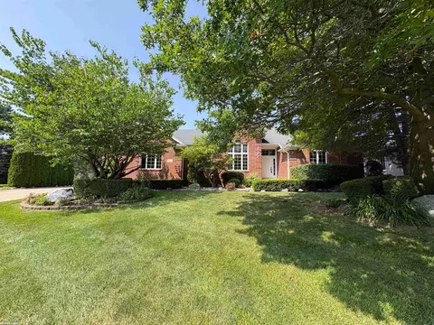 56411 Dickens, Shelby Township, MI 48316