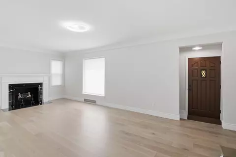 Living - 1342 Hollywood, Grosse Pointe Woods, MI 48236 photo 2 of 4