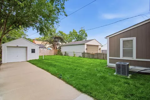 Exterior - 1342 Hollywood, Grosse Pointe Woods, MI 48236 photo 3 of 5