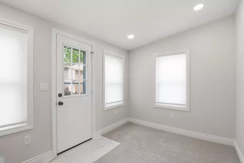 Entry Way - 1342 Hollywood, Grosse Pointe Woods, MI 48236 photo 3 of 4