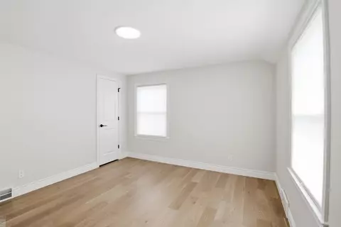 Bedroom - 1342 Hollywood, Grosse Pointe Woods, MI 48236 photo 6 of 6