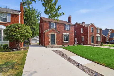 1342 Hollywood, Grosse Pointe Woods, MI 48236