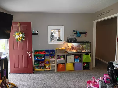 Entry Way - 16463 Geddes, Hemlock, MI 48626 photo 1 of 1