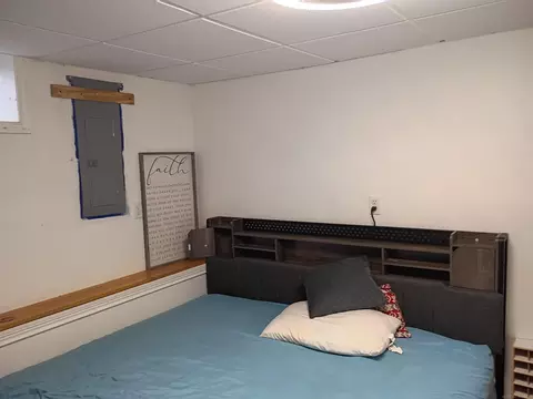 Bedroom - 16463 Geddes, Hemlock, MI 48626 photo 4 of 5