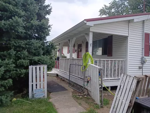 Exterior - 16463 Geddes, Hemlock, MI 48626 photo 2 of 6