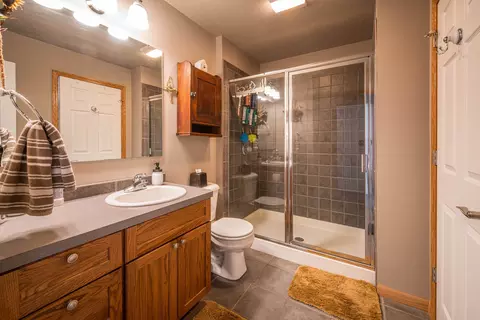 Bath - 1780 Castleview #49, Gladwin, MI 48624 photo 3 of 7