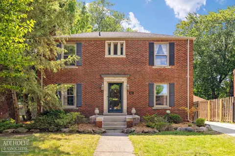 861 Lincoln, Grosse Pointe, MI 48230