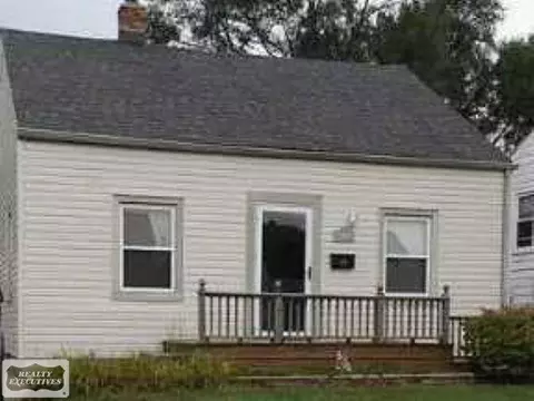 8083 Kaltz, Center Line, MI 48015