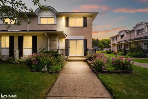 8577 Hampshire, Sterling Heights, MI 48313