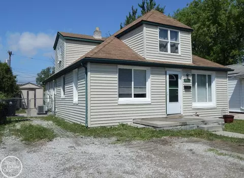 25143 Lawn, Roseville, MI 48066