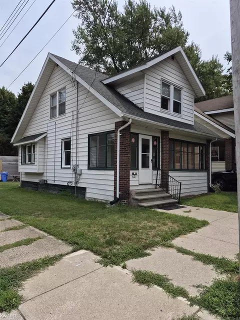 601 Lathrop, Lansing, MI 48912