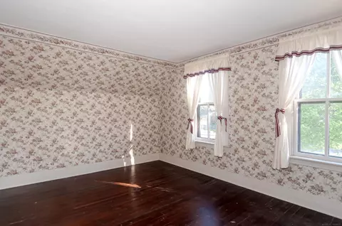 Bedroom - 194 Moross, Grosse Pointe Farms, MI 48236 photo 4 of 10
