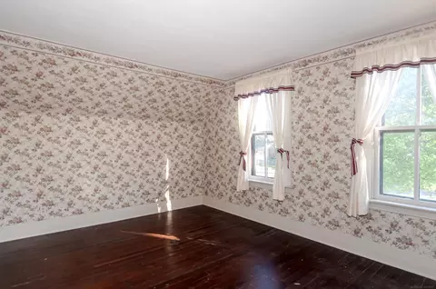 Bedroom - 194 Moross, Grosse Pointe Farms, MI 48236 photo 4 of 10