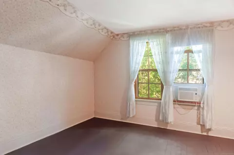 Bedroom - 194 Moross, Grosse Pointe Farms, MI 48236 photo 9 of 10