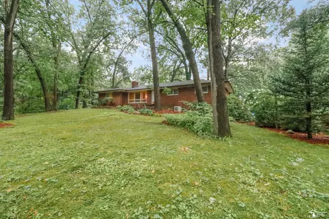 Exterior - 7993 Mohawk Trl, Temperance, MI 48182 photo 7 of 7