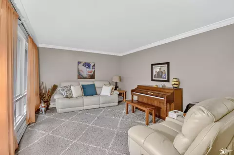Living - 7993 Mohawk Trl, Temperance, MI 48182 photo 3 of 3
