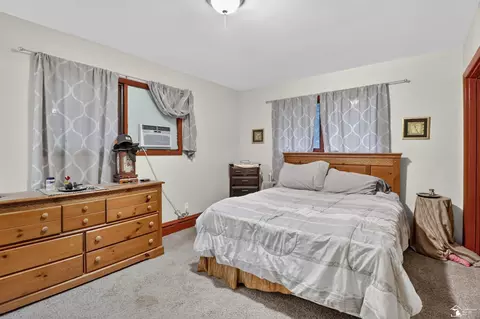 Bedroom - 7993 Mohawk Trl, Temperance, MI 48182 photo 1 of 3
