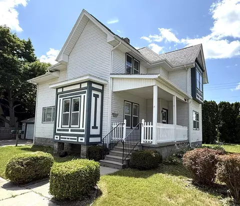 914 Cass, Bay City, MI 48708