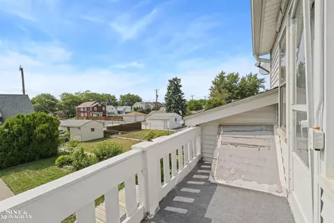 Exterior - 1445 Lakepointe, Grosse Pointe Park, MI 48230 photo 4 of 23