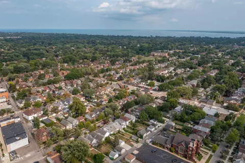 View/Area - 1445 Lakepointe, Grosse Pointe Park, MI 48230 photo 4 of 4