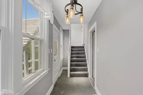 Entry Way - 1445 Lakepointe, Grosse Pointe Park, MI 48230 photo 5 of 8