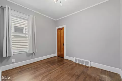 Bedroom - 1445 Lakepointe, Grosse Pointe Park, MI 48230 photo 3 of 8
