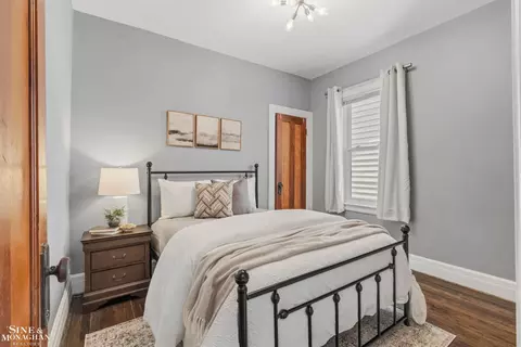 Bedroom - 1445 Lakepointe, Grosse Pointe Park, MI 48230 photo 1 of 8