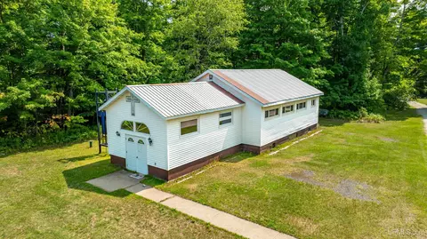 31130 M26, Toivola, MI 49965