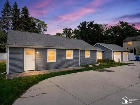 4860 Cass Elizabeth, Waterford, MI 48327