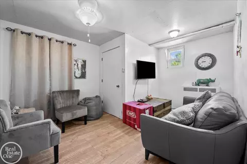 Living - 6277 Fred W Moore, East China, MI 48054 photo 2 of 4