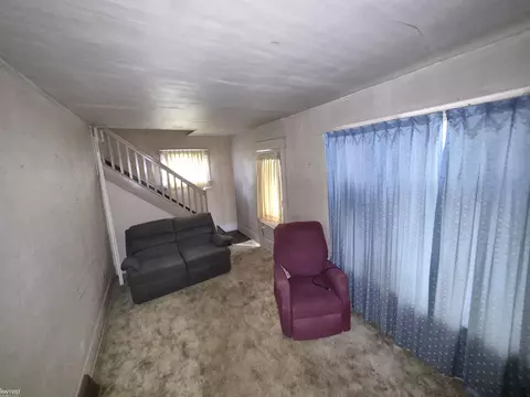 Living - 662 Hall, Flint, MI 48503 photo 2 of 4