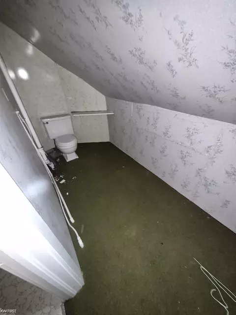 Bath - 662 Hall, Flint, MI 48503 photo 3 of 3